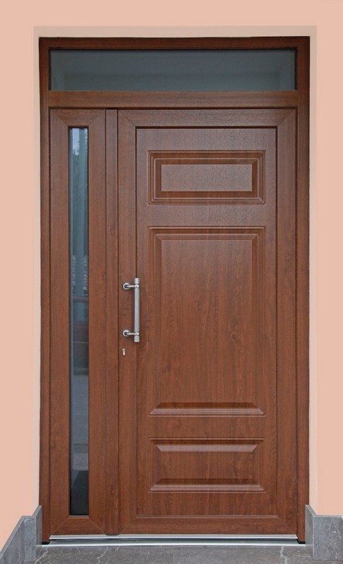 Tipologia serramenti: Porta d’ingresso a 2 ante con sopraluce - Profilo PVC: Geneo - Colore: Noce - Accessori: Satinati